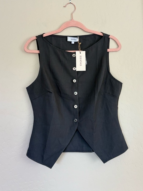 RIHOAS Tops - Rihoas Gray Split Front Button Down Tailored Sleeveless Vest Top NWT Large